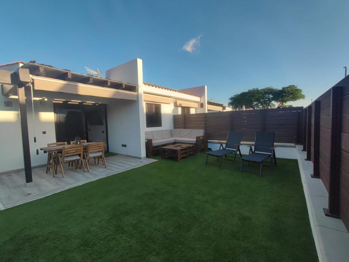 Bungalow Maspalomas Golf Con Jacuzzi, Piscina Y Jardin San Bartolomé Exterior foto